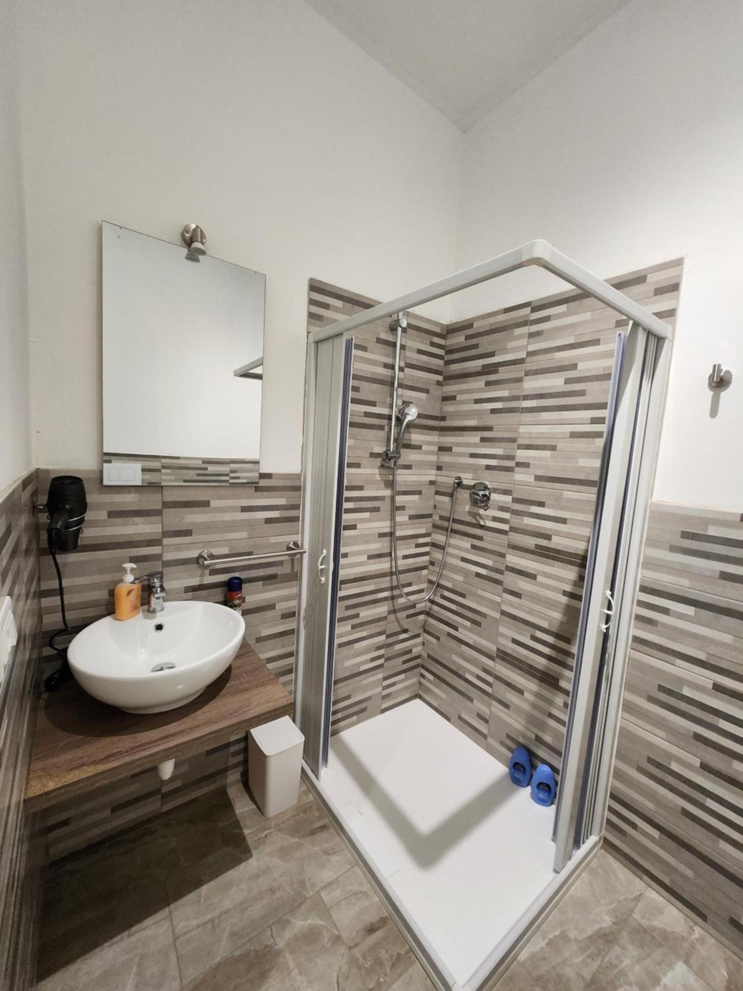 Отель Casa Roxana Турин Экстерьер фото